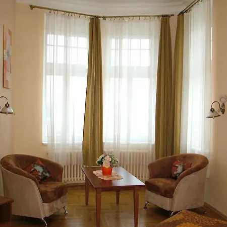 Apartment Pader *