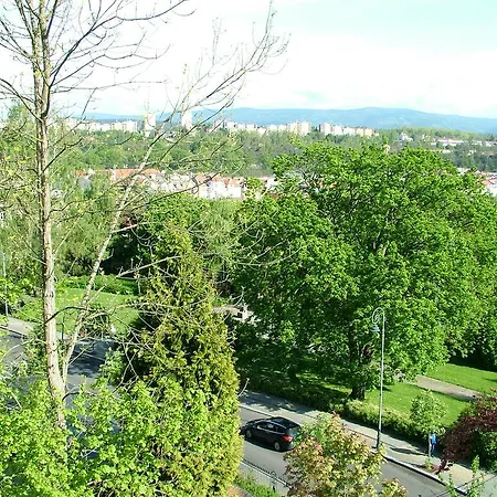 Apartment Pader