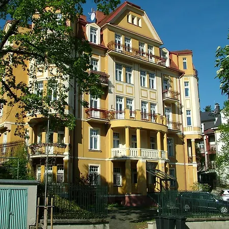 Apartment Pader *